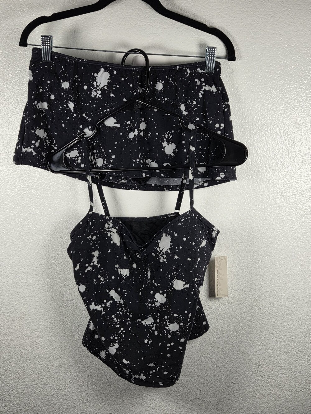 Spiegel Women's Size 8 & 10 Black and White Splatter Tankini Top & Swim Skirt